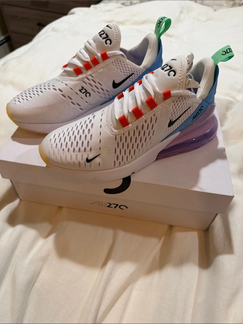 Nike Air Max 270 White Black Safety Orange Sneakers Women’s 8 NEW